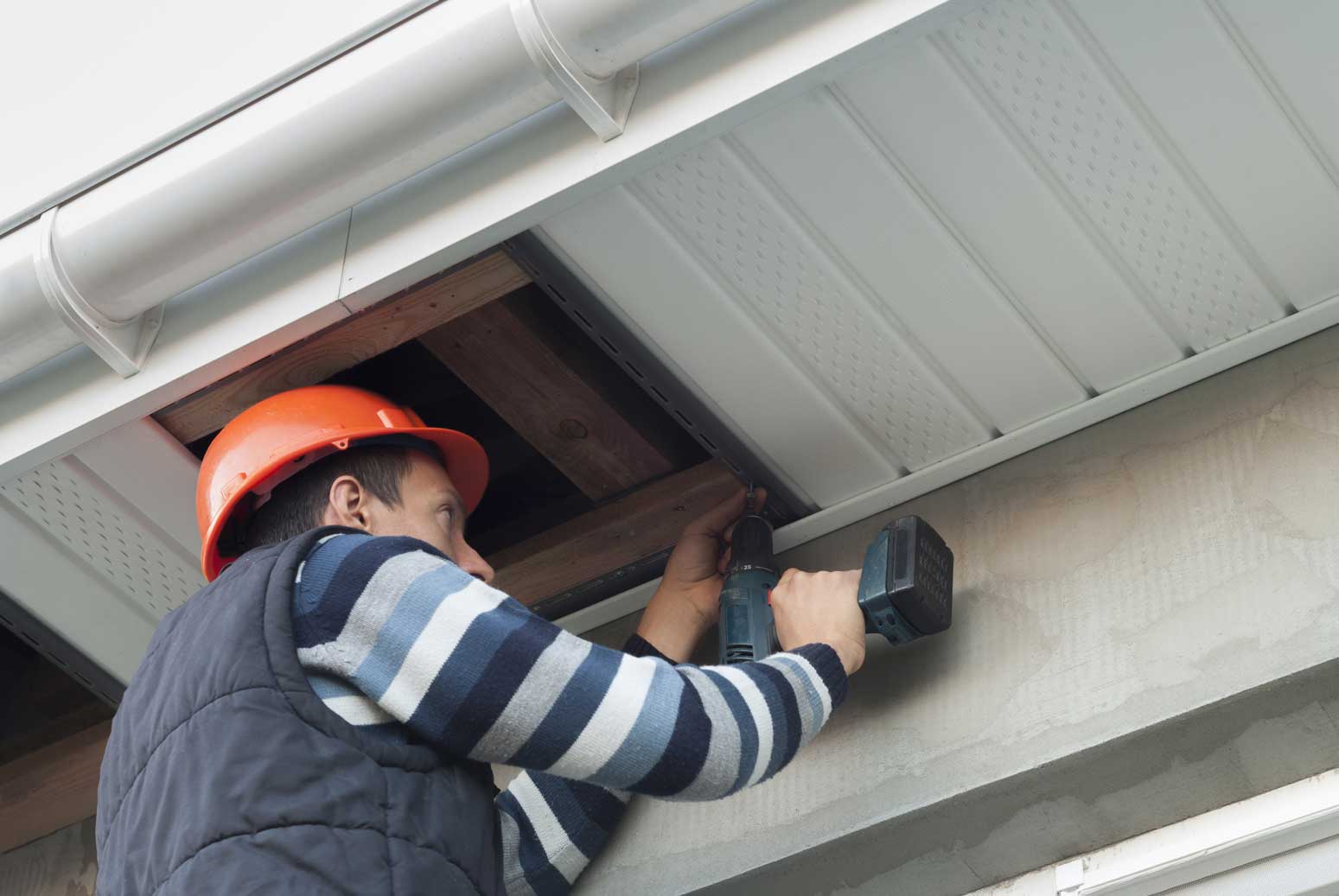 iStock-1054412106 gutter installation ottawa